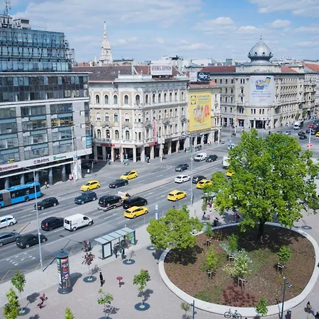 My Little Budapest, Center * Budapešť