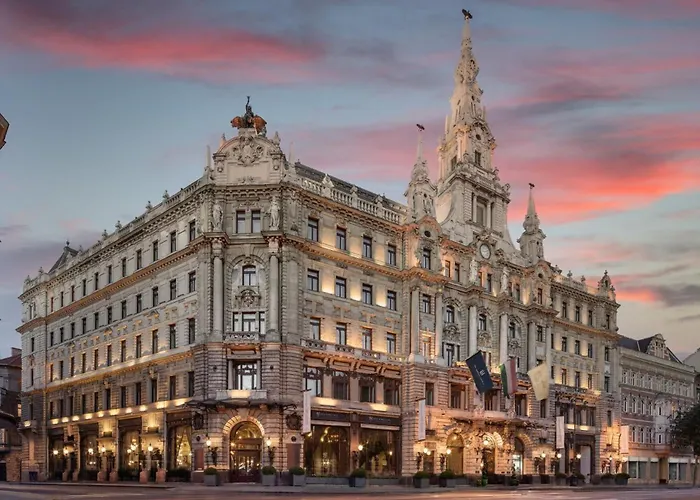 My Little Budapest, Center *